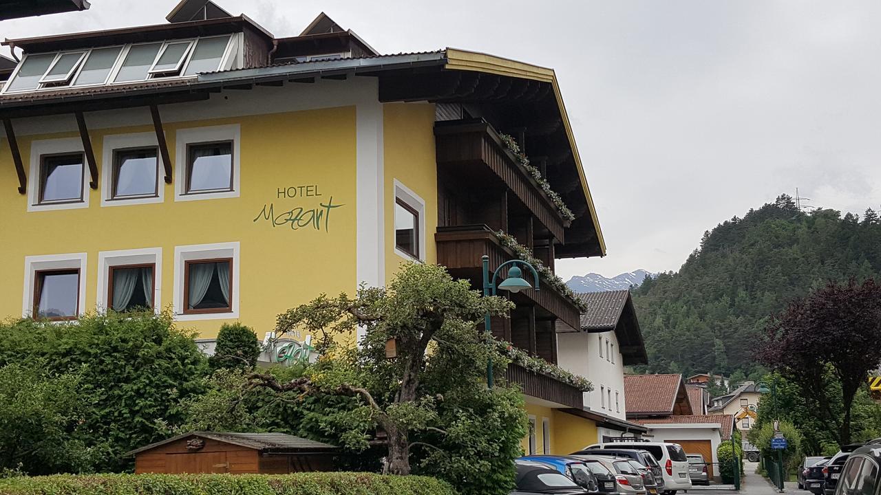 Hotel Mozart Landeck Esterno foto