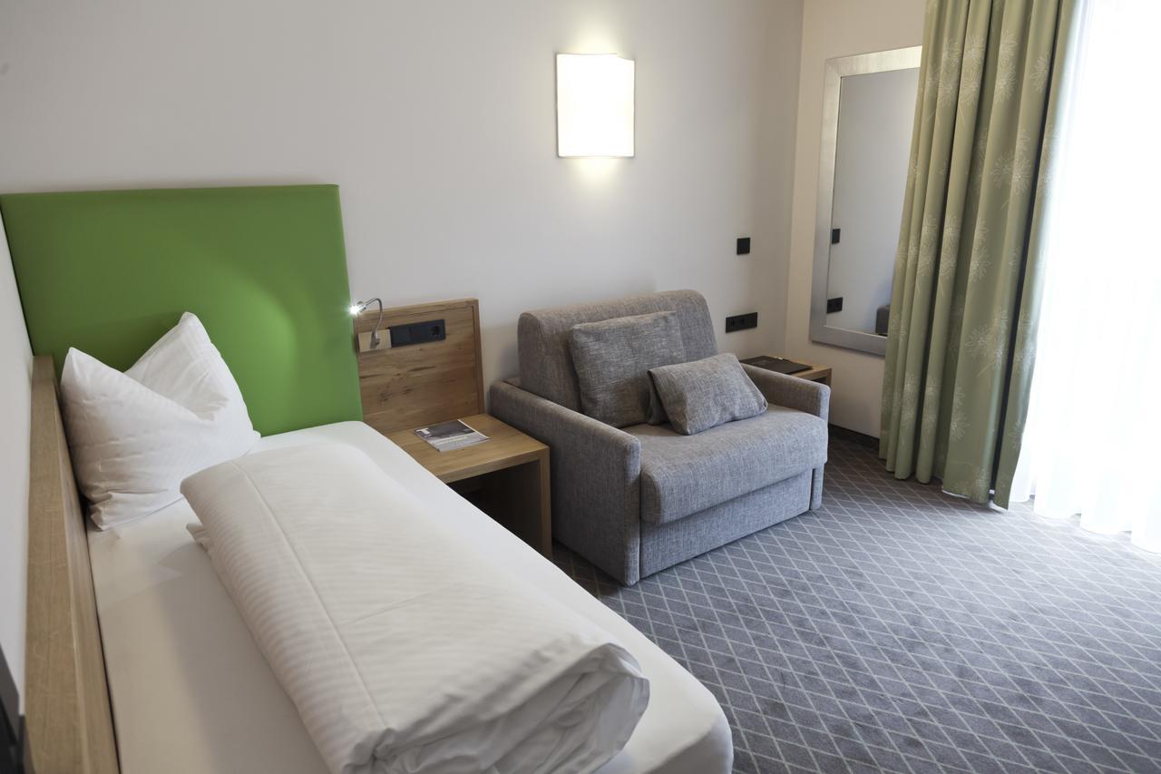 Hotel Mozart Landeck Esterno foto